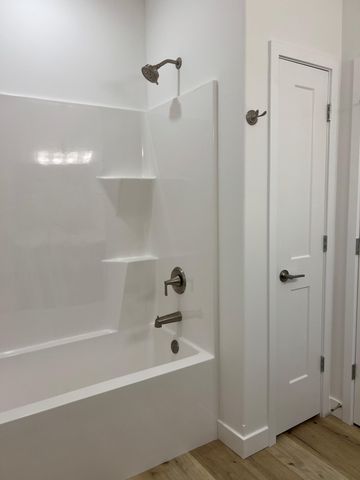 200 CORCORAN DR, Columbia, MO 65202