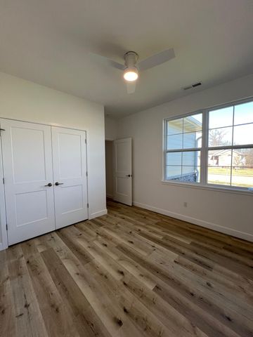 200 CORCORAN DR, Columbia, MO 65202