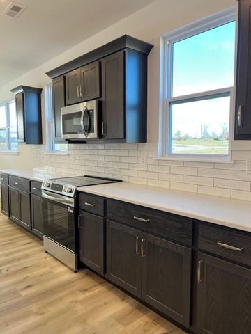 200 CORCORAN DR, Columbia, MO 65202