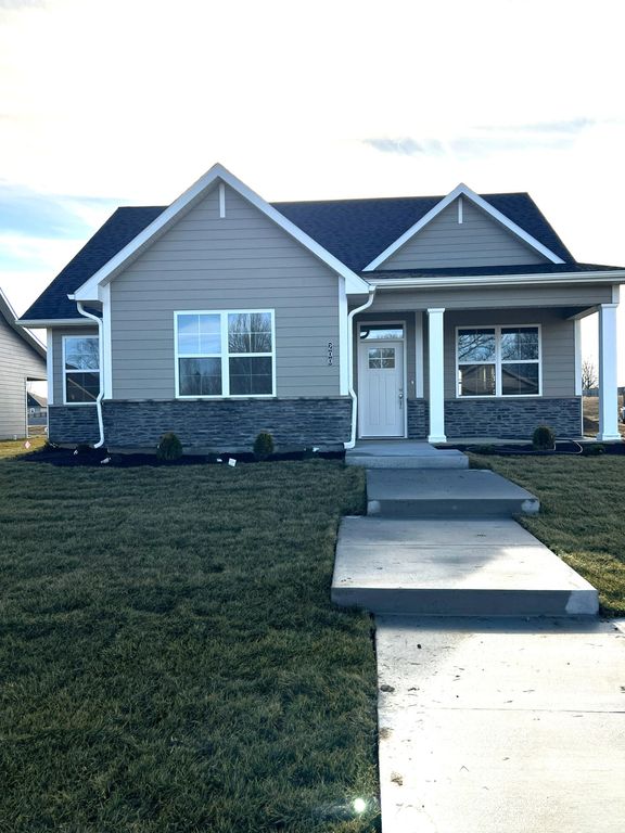 200 CORCORAN DR, Columbia, MO 65202