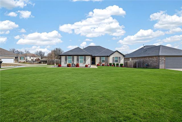 5821 W Fountain Street, Fayetteville, AR 72704