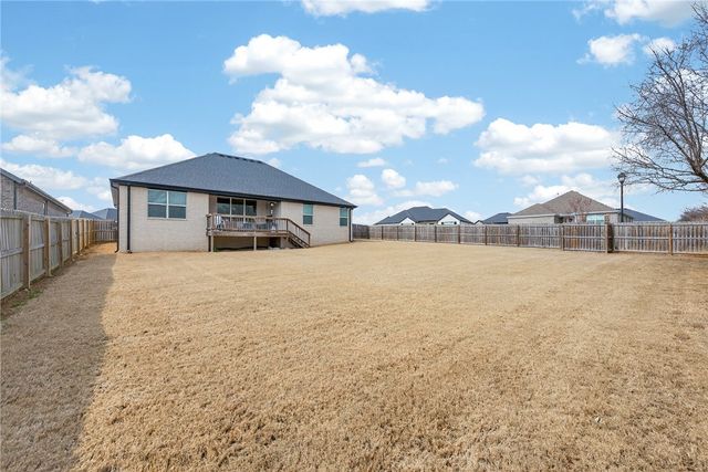 5821 W Fountain Street, Fayetteville, AR 72704