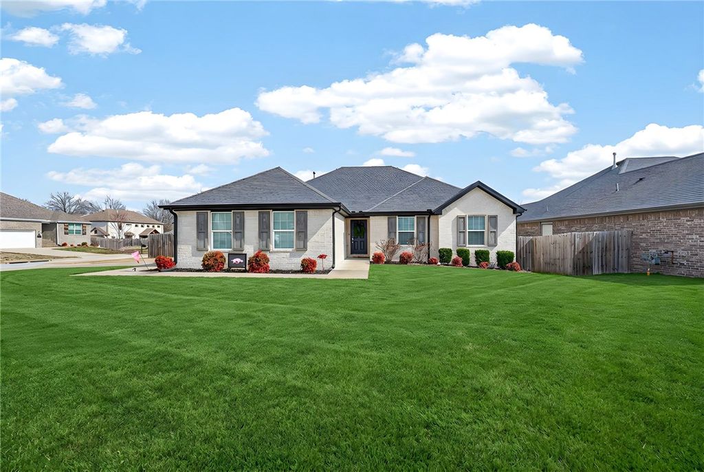 5821 W Fountain Street, Fayetteville, AR 72704