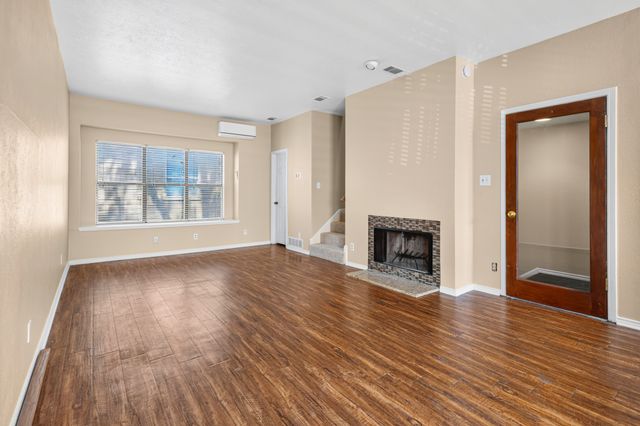 2728 Reagan Street 203, Dallas, TX 75219