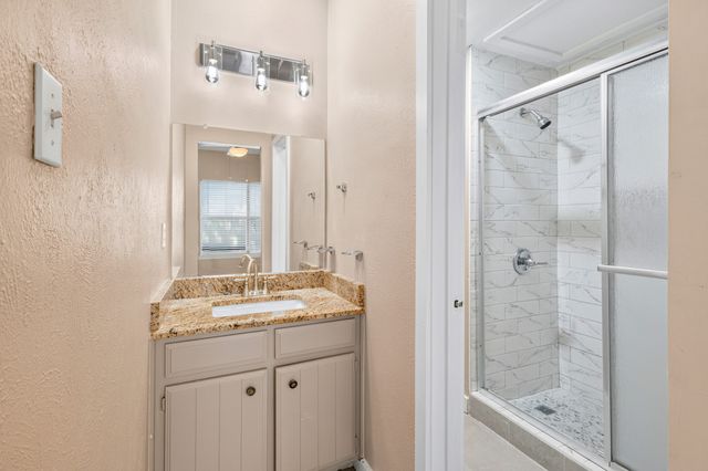 2728 Reagan Street 203, Dallas, TX 75219