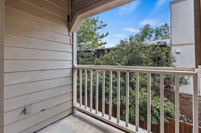 2728 Reagan Street 203, Dallas, TX 75219