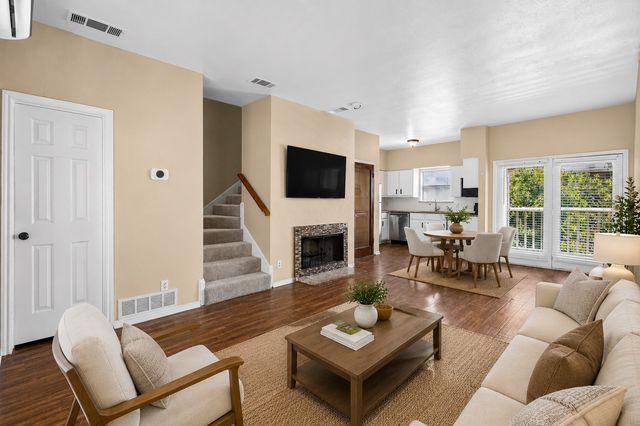 2728 Reagan Street 203, Dallas, TX 75219
