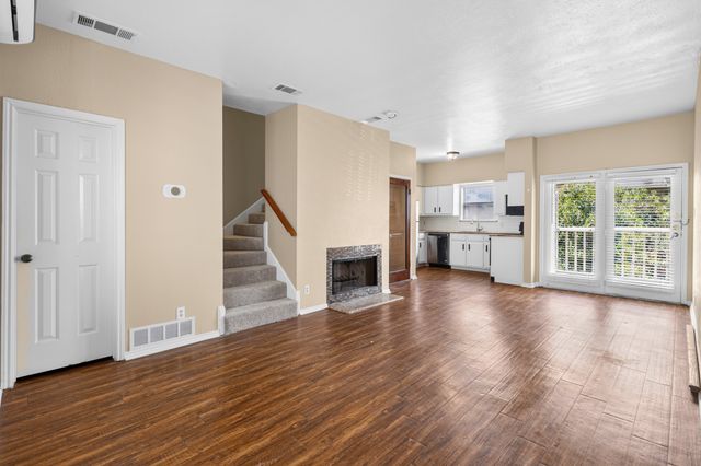 2728 Reagan Street 203, Dallas, TX 75219