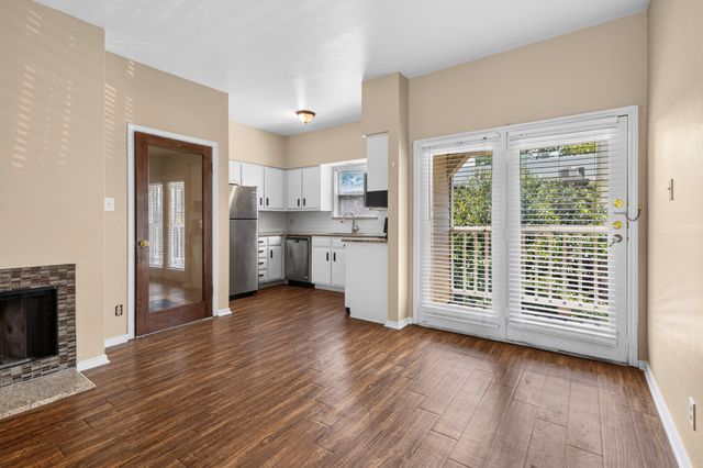 2728 Reagan Street 203, Dallas, TX 75219