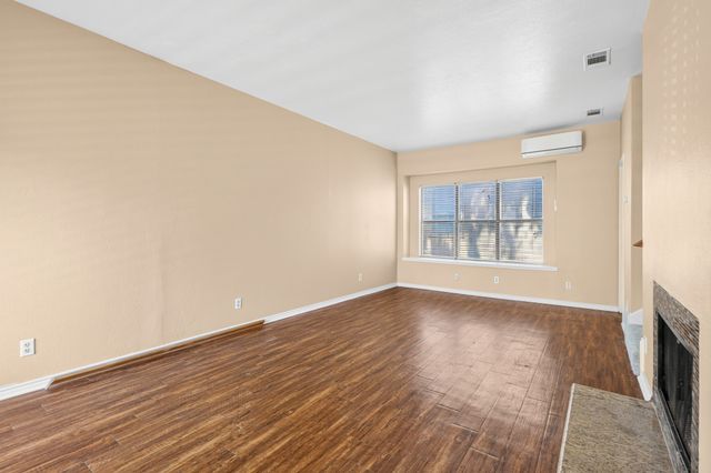 2728 Reagan Street 203, Dallas, TX 75219