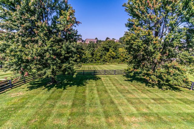 3008 Woodfield Circle, Richmond, KY 40475