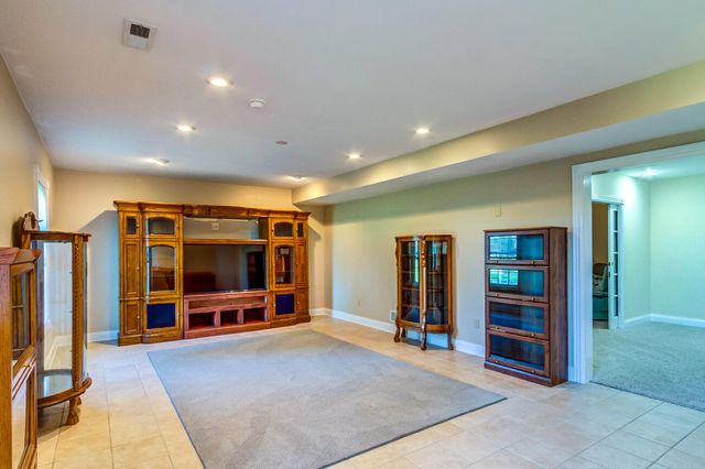 3008 Woodfield Circle, Richmond, KY 40475