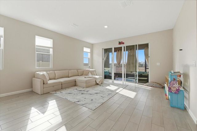 596 HENNEPIN LOOP, Lake Wales, FL 33898