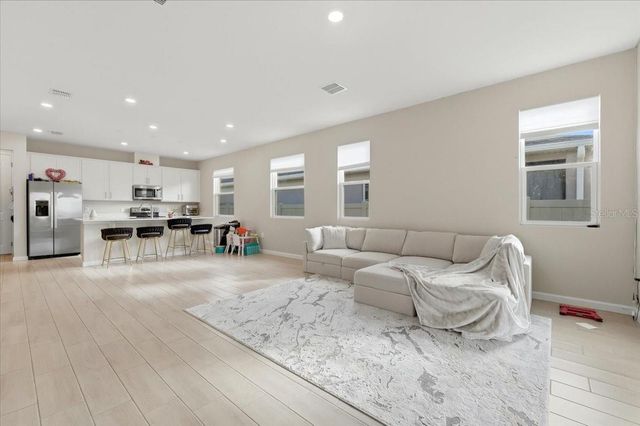 596 HENNEPIN LOOP, Lake Wales, FL 33898