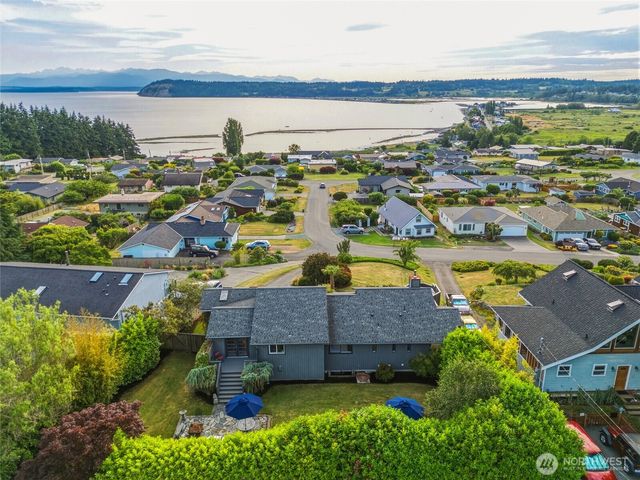 6179 Blue Haven Way, Clinton, WA 98236