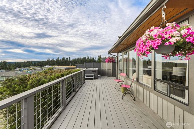 6179 Blue Haven Way, Clinton, WA 98236