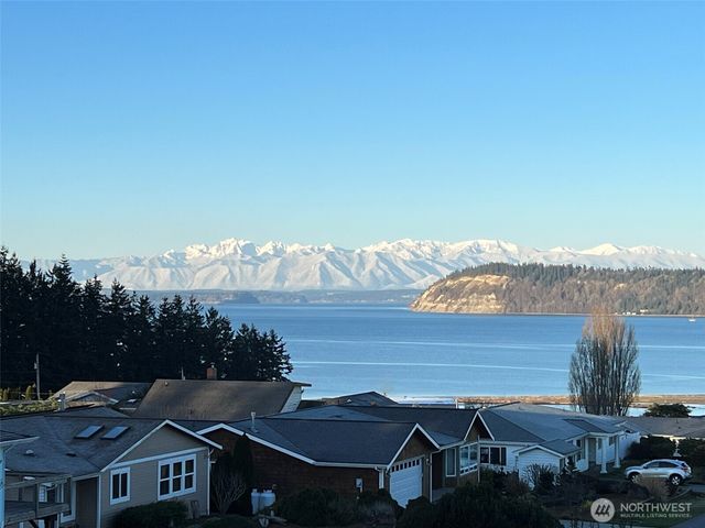 6179 Blue Haven Way, Clinton, WA 98236