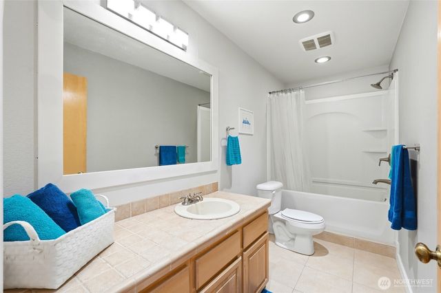 6179 Blue Haven Way, Clinton, WA 98236