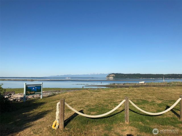 6179 Blue Haven Way, Clinton, WA 98236
