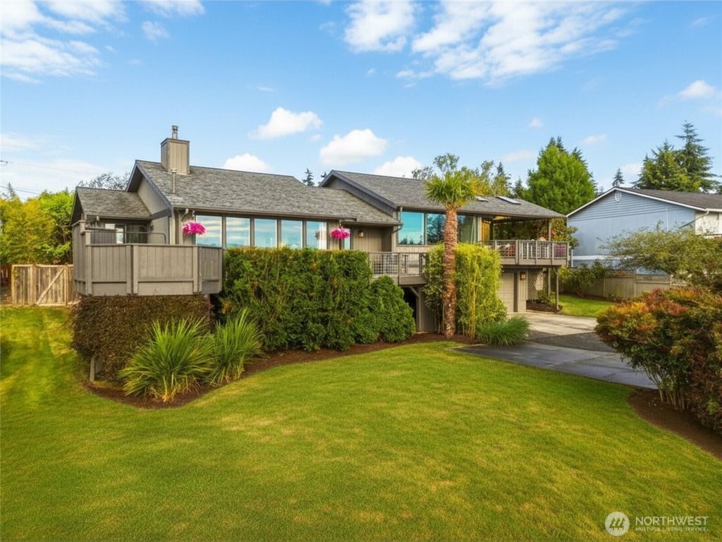 6179 Blue Haven Way, Clinton, WA 98236