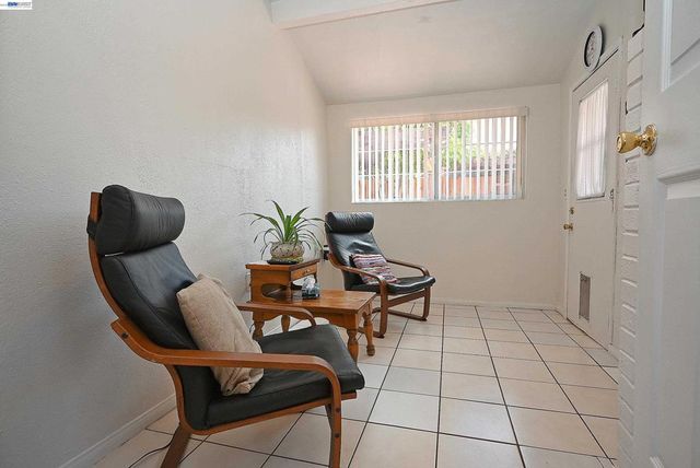 26454 Taft St, Hayward, CA 94544