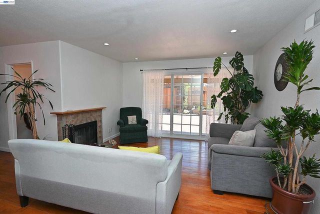 26454 Taft St, Hayward, CA 94544