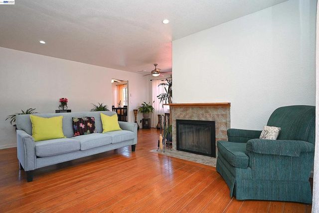 26454 Taft St, Hayward, CA 94544