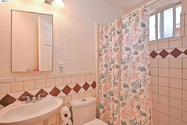 26454 Taft St, Hayward, CA 94544