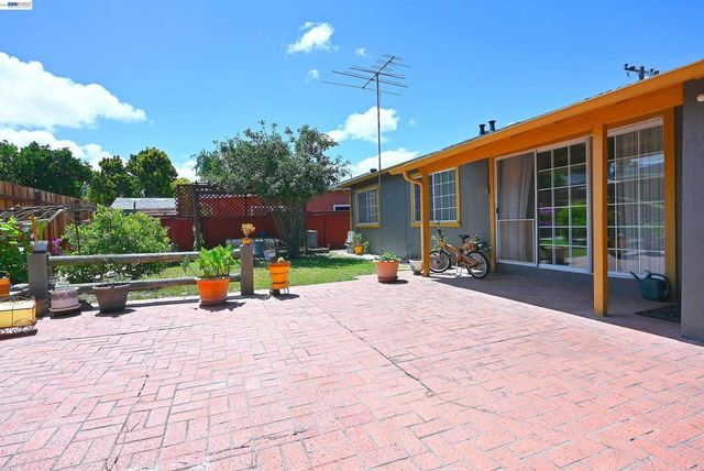 26454 Taft St, Hayward, CA 94544