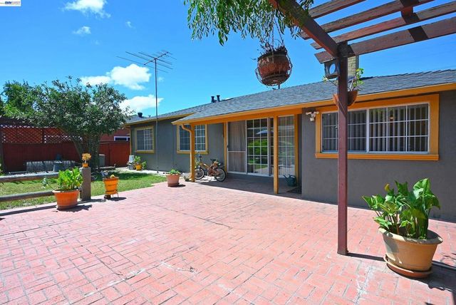 26454 Taft St, Hayward, CA 94544
