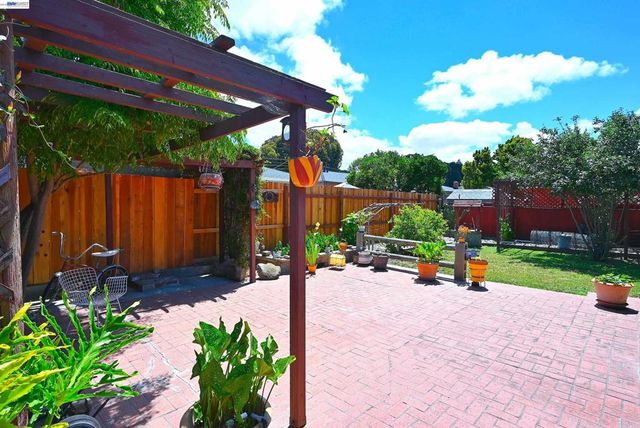 26454 Taft St, Hayward, CA 94544
