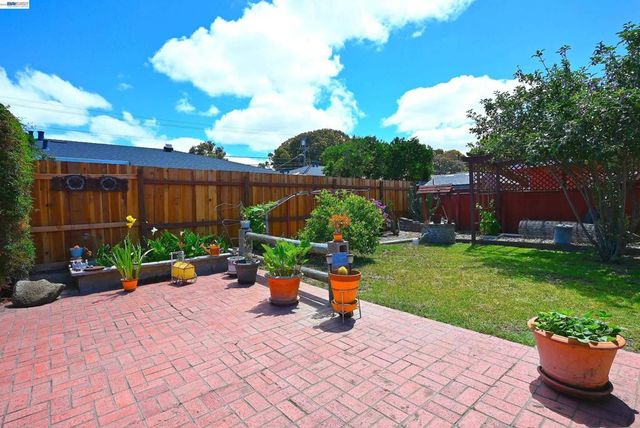 26454 Taft St, Hayward, CA 94544