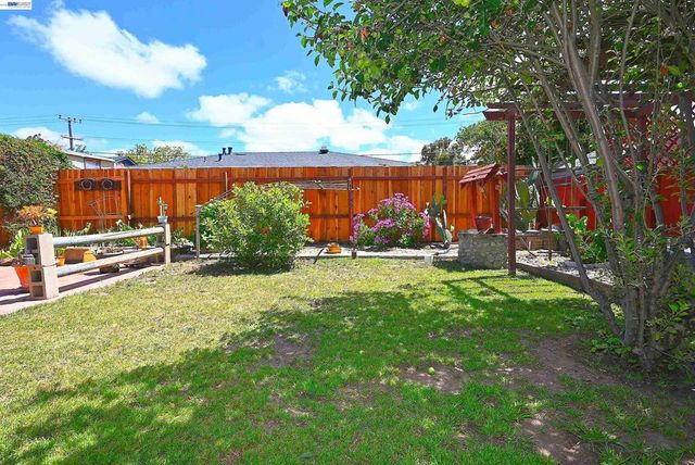 26454 Taft St, Hayward, CA 94544