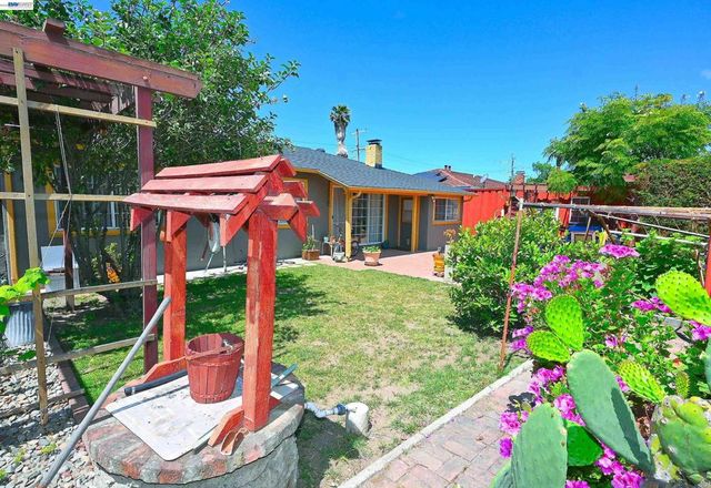 26454 Taft St, Hayward, CA 94544