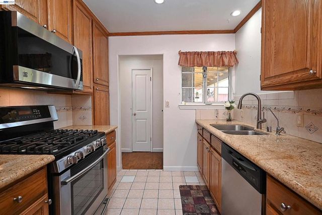 26454 Taft St, Hayward, CA 94544