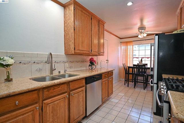 26454 Taft St, Hayward, CA 94544