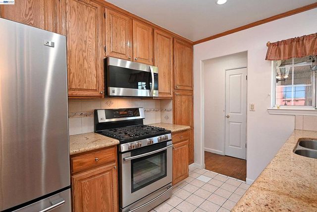 26454 Taft St, Hayward, CA 94544