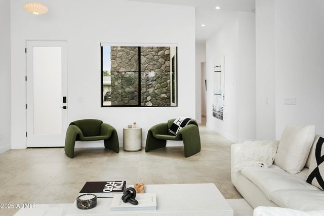 4002 N 33RD Place, Phoenix, AZ 85018