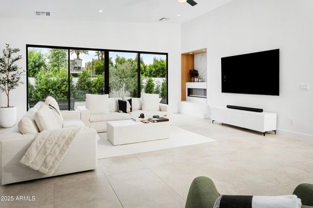 4002 N 33RD Place, Phoenix, AZ 85018