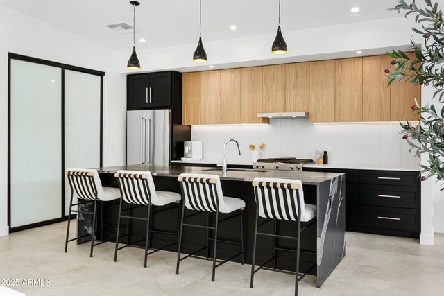 4002 N 33RD Place, Phoenix, AZ 85018