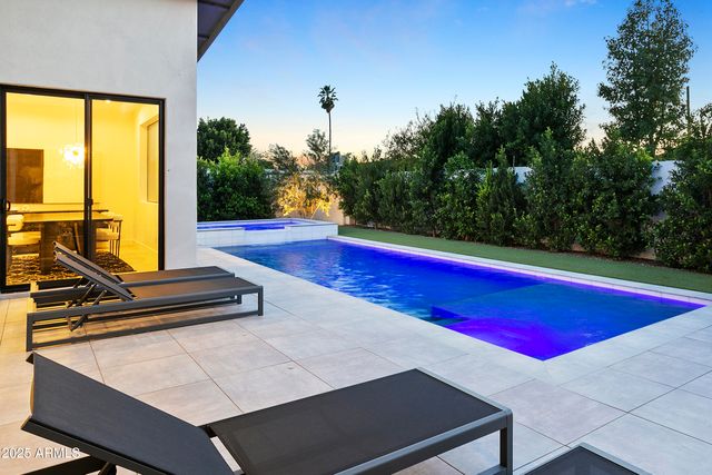 4002 N 33RD Place, Phoenix, AZ 85018