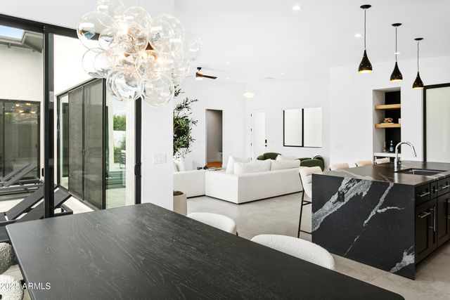 4002 N 33RD Place, Phoenix, AZ 85018