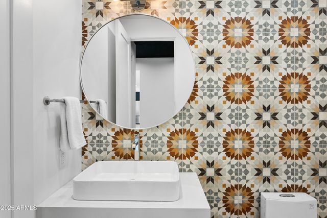 4002 N 33RD Place, Phoenix, AZ 85018