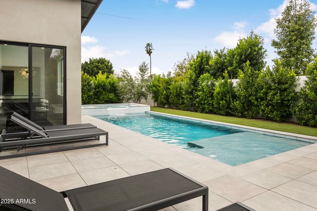 4002 N 33RD Place, Phoenix, AZ 85018