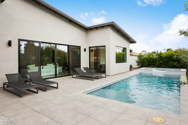 4002 N 33RD Place, Phoenix, AZ 85018