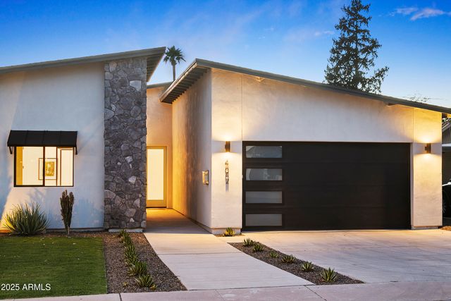 4002 N 33RD Place, Phoenix, AZ 85018