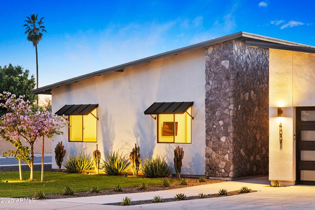 4002 N 33RD Place, Phoenix, AZ 85018