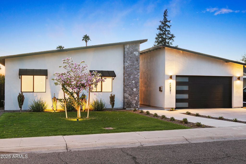 4002 N 33RD Place, Phoenix, AZ 85018 — photo 4