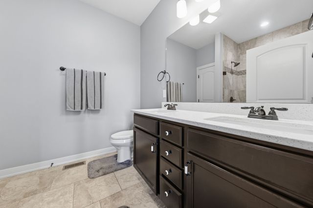 2404 3rd Avenue SE, Altoona, IA 50009