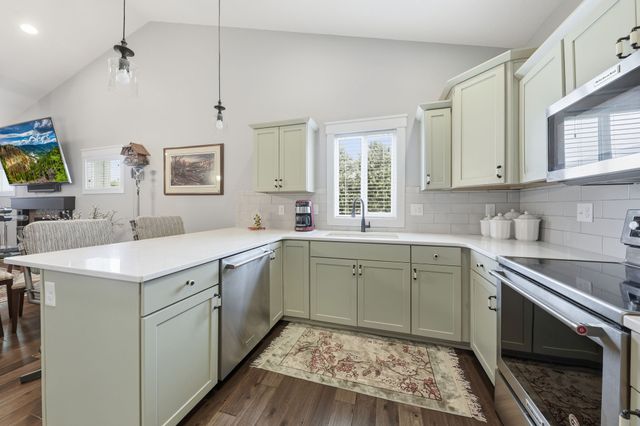 2404 3rd Avenue SE, Altoona, IA 50009